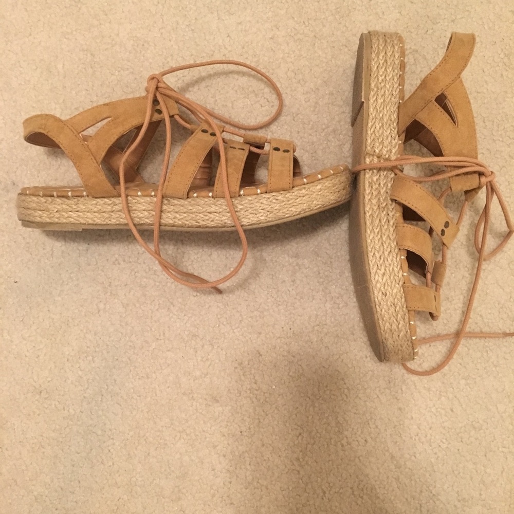 7.5 Altar’d State Gladiator wrap platform sandals